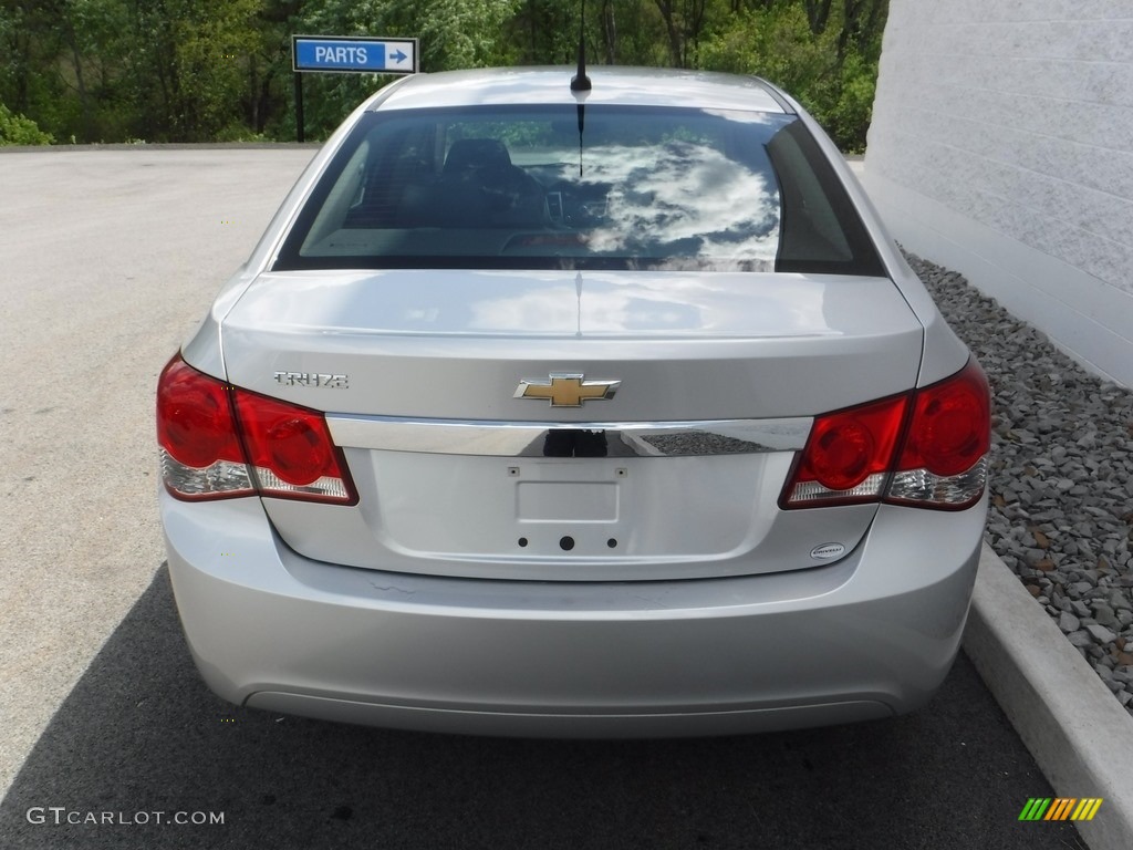 2014 Cruze LS - Silver Ice Metallic / Jet Black/Medium Titanium photo #7