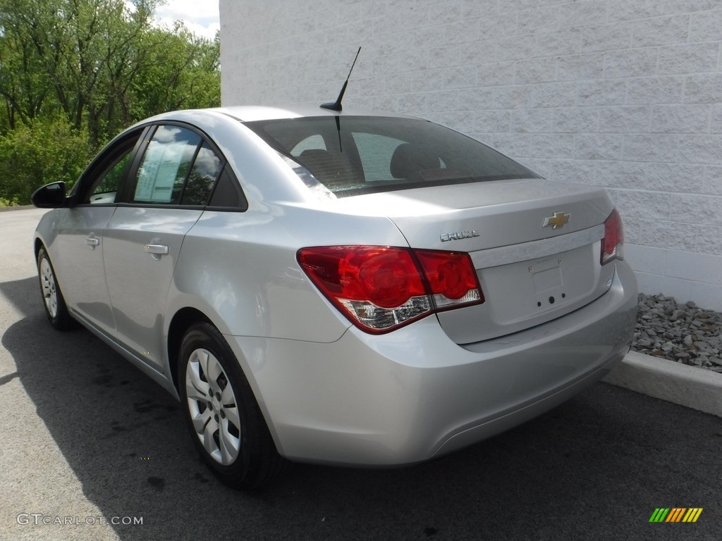 2014 Cruze LS - Silver Ice Metallic / Jet Black/Medium Titanium photo #8