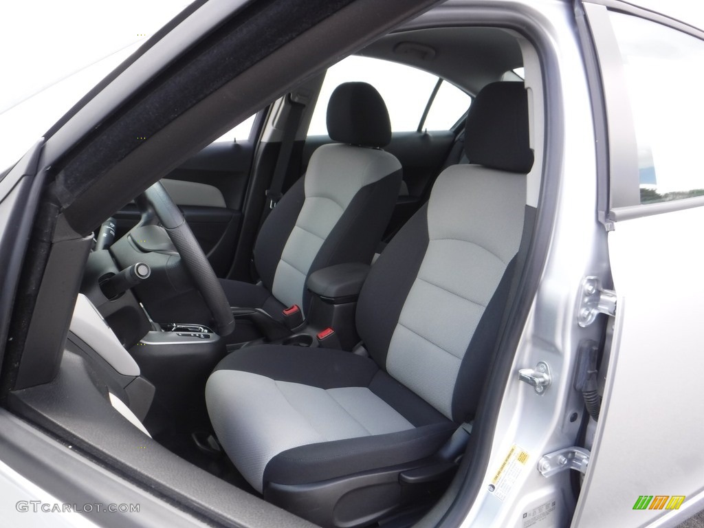 2014 Cruze LS - Silver Ice Metallic / Jet Black/Medium Titanium photo #12