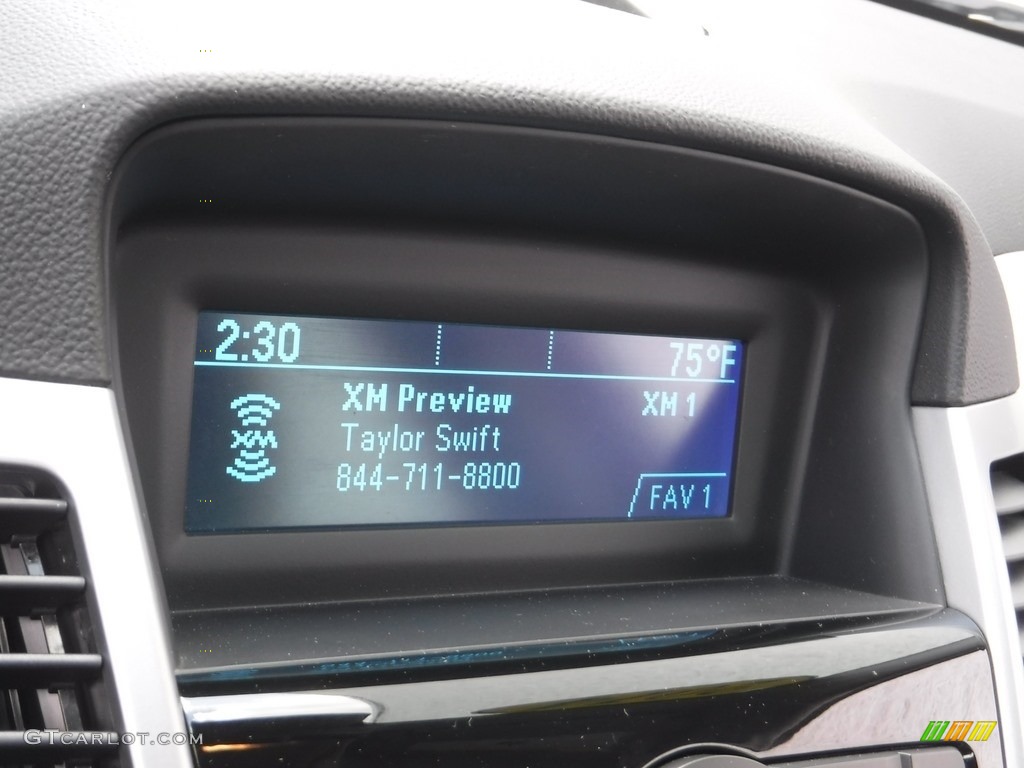 2014 Cruze LS - Silver Ice Metallic / Jet Black/Medium Titanium photo #18