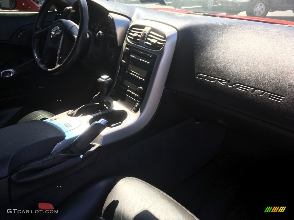 2005 Corvette Convertible - Victory Red / Ebony photo #40
