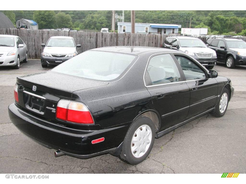 1996 Accord LX Sedan - Granada Black Pearl Metallic / Gray photo #5