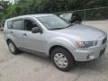 2010 Cool Silver Metallic Mitsubishi Outlander ES  photo #2