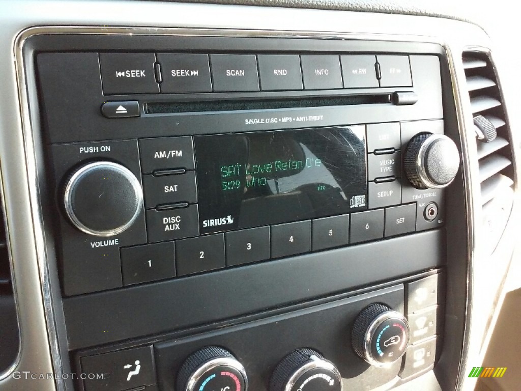 2012 Grand Cherokee Laredo 4x4 - White Gold Metallic / Dark Graystone/Medium Graystone photo #9