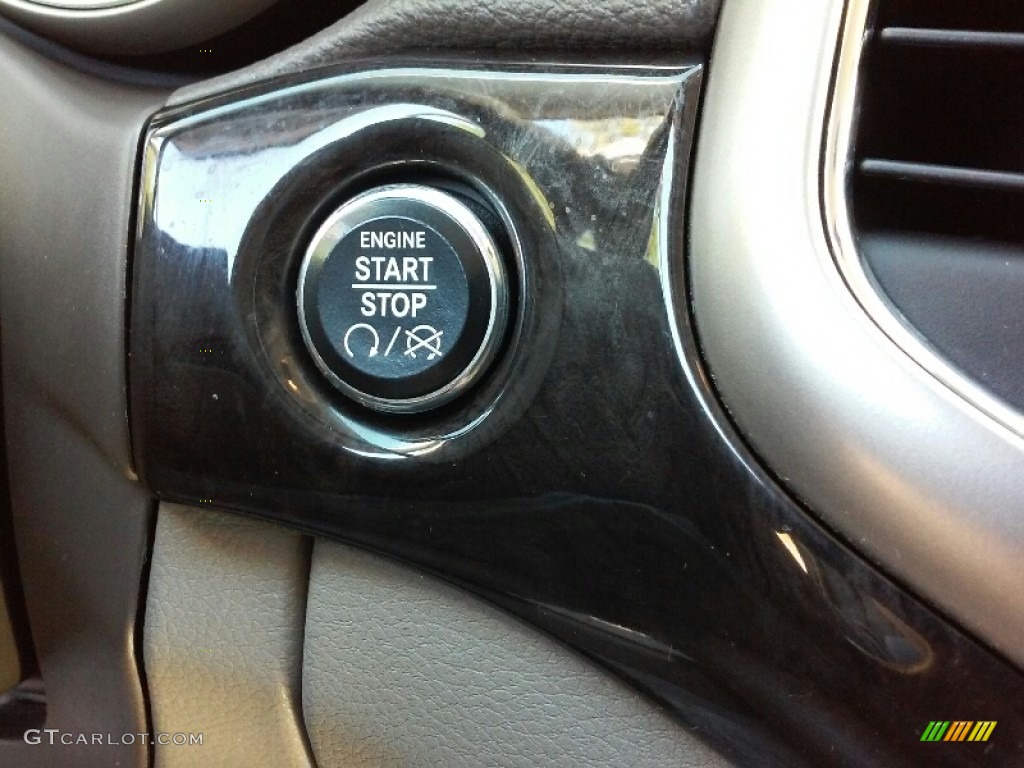 2012 Grand Cherokee Laredo 4x4 - White Gold Metallic / Dark Graystone/Medium Graystone photo #14