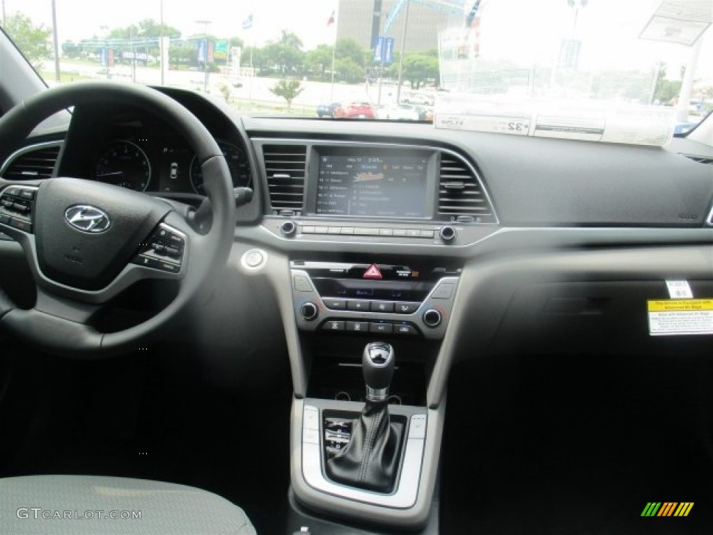 2017 Elantra Limited - Black / Gray photo #13