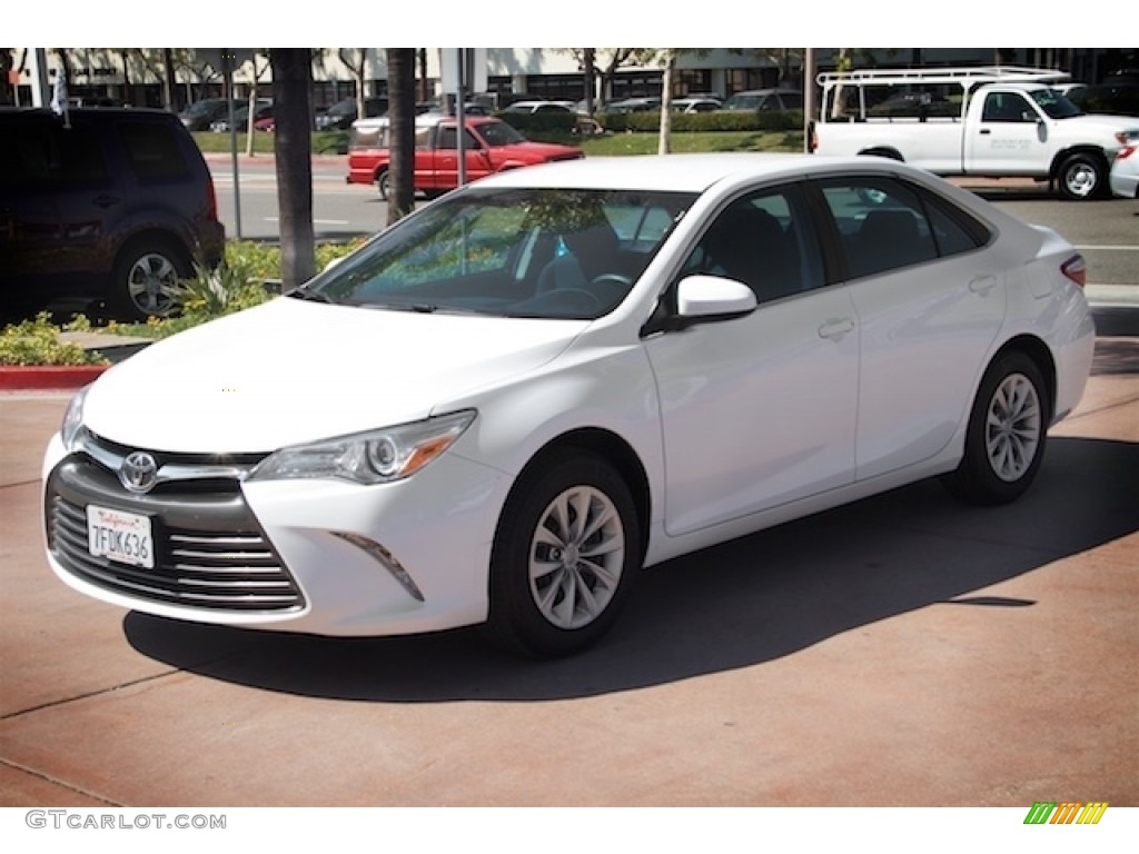 2015 Camry LE - Super White / Black photo #8