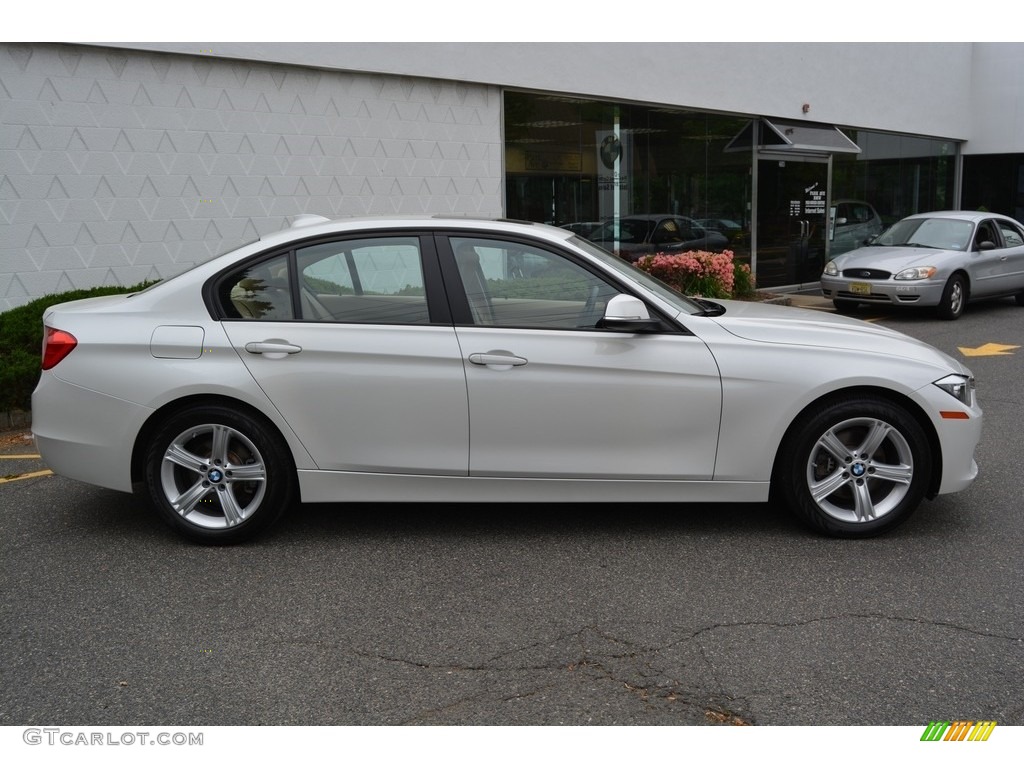 2013 3 Series 328i xDrive Sedan - Mineral White Metallic / Venetian Beige photo #2