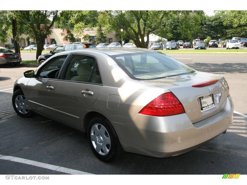 2006 Accord LX Sedan - Desert Mist Metallic / Ivory photo #7