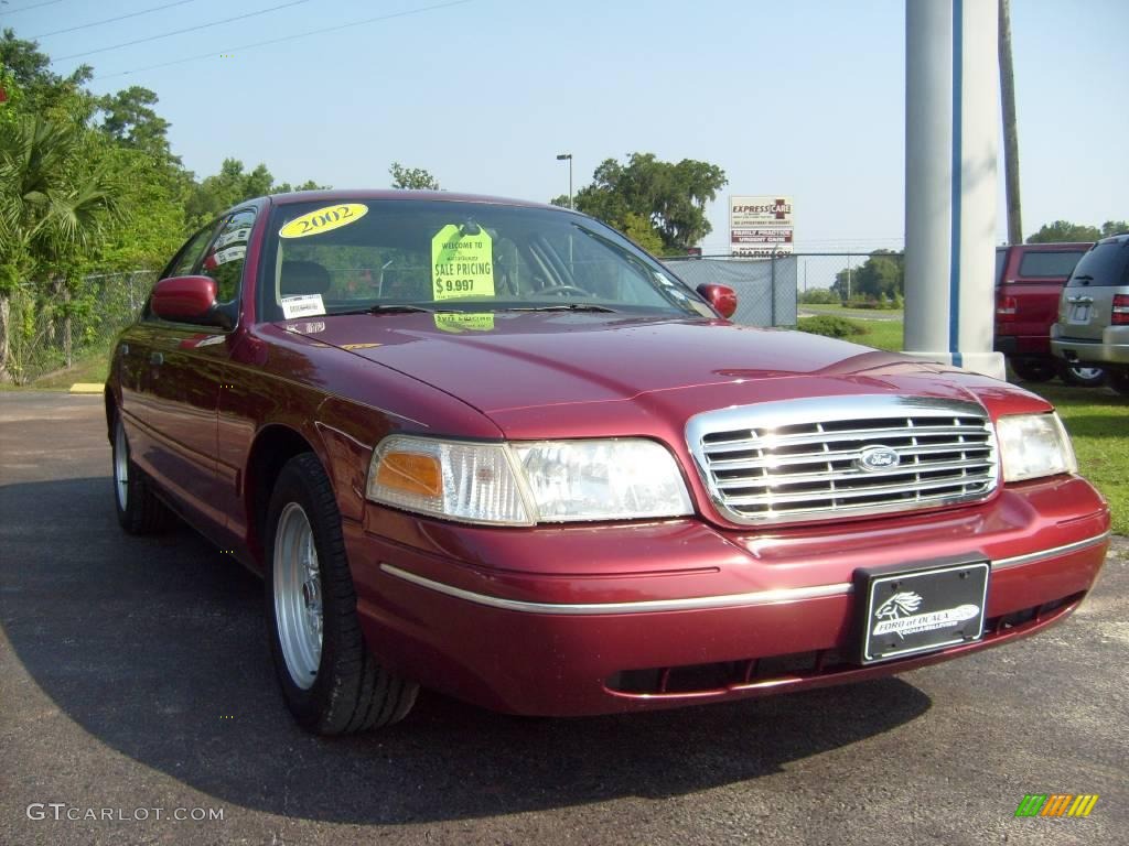 2002 Crown Victoria LX - Matador Red Metallic / Medium Parchment photo #9