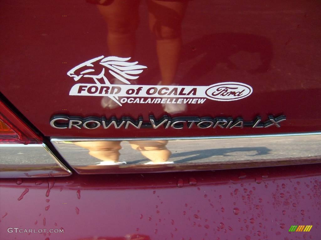 2002 Crown Victoria LX - Matador Red Metallic / Medium Parchment photo #10
