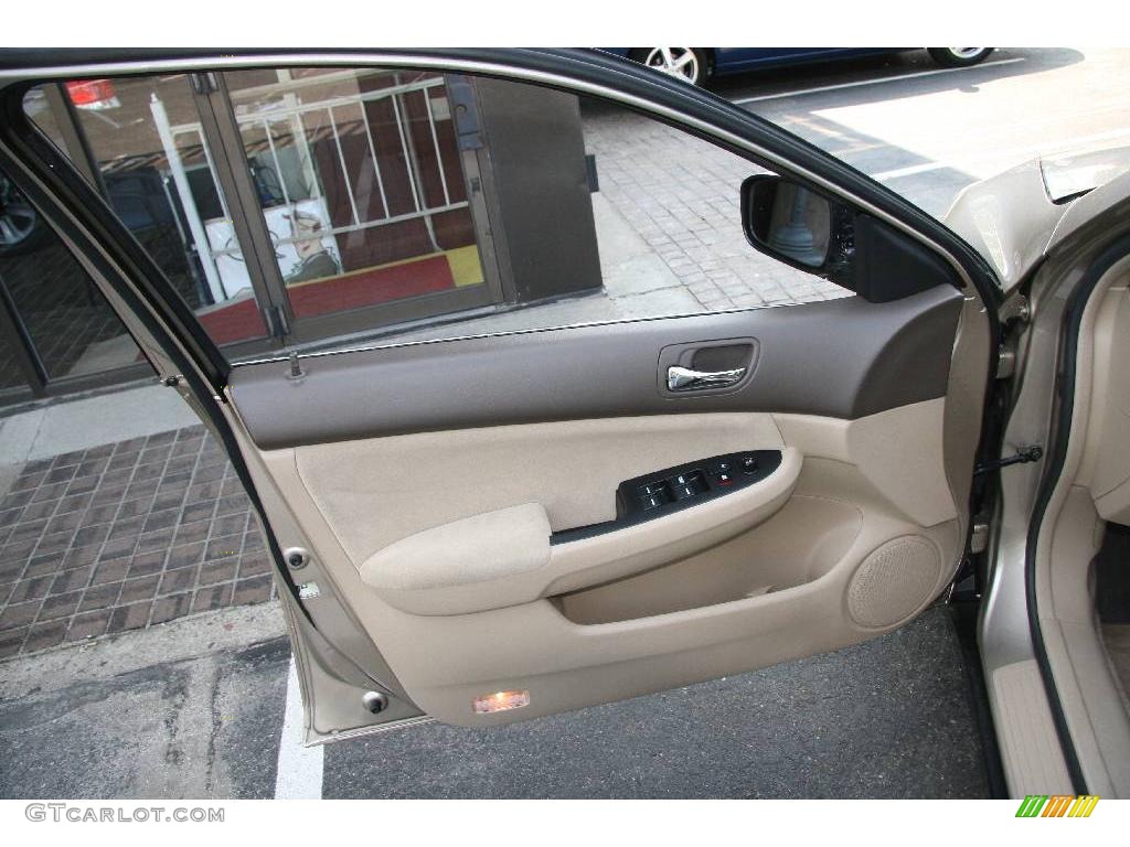 2006 Accord LX Sedan - Desert Mist Metallic / Ivory photo #16