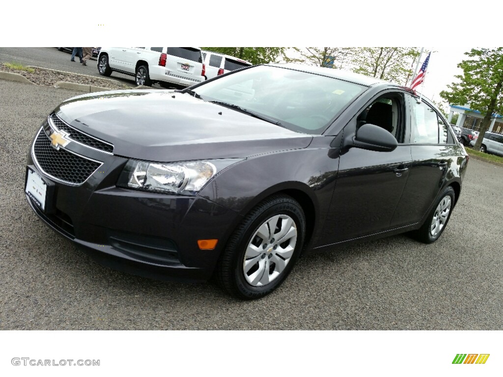 2014 Cruze LS - Tungsten Metallic / Jet Black/Medium Titanium photo #3