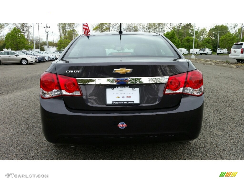 2014 Cruze LS - Tungsten Metallic / Jet Black/Medium Titanium photo #8