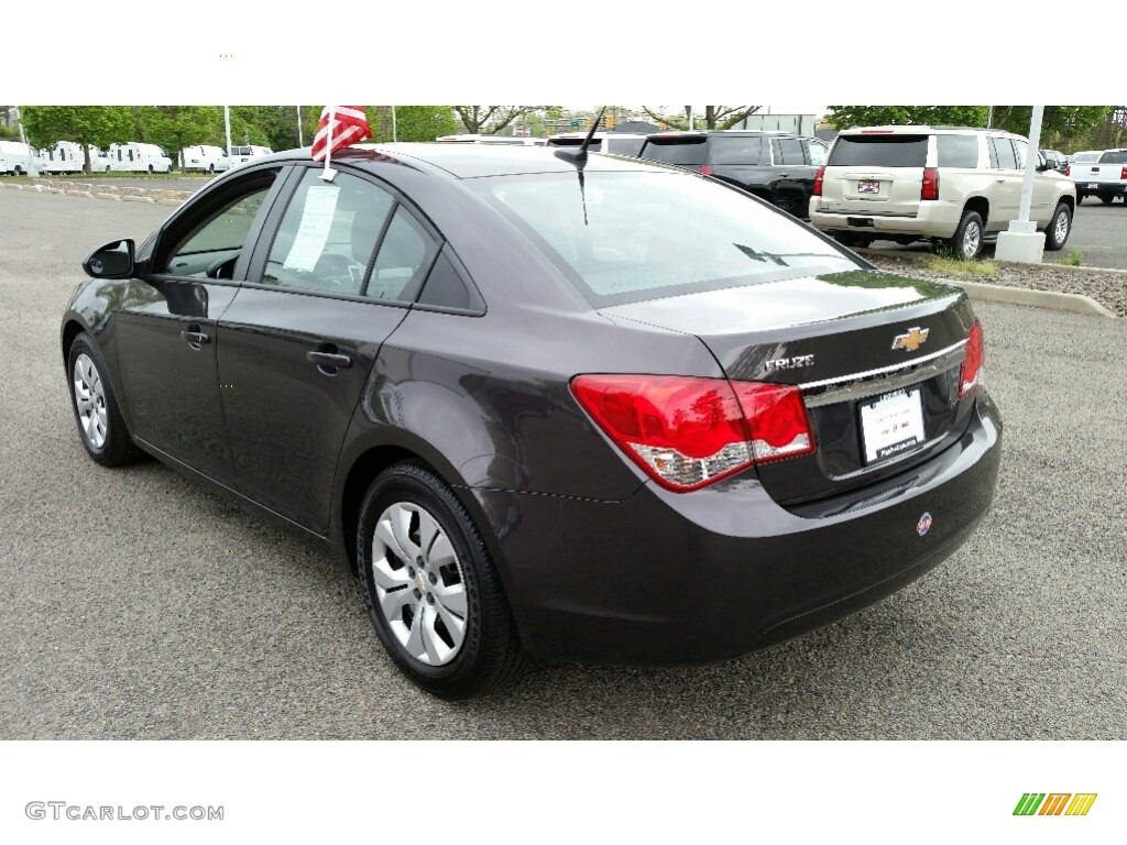 2014 Cruze LS - Tungsten Metallic / Jet Black/Medium Titanium photo #9