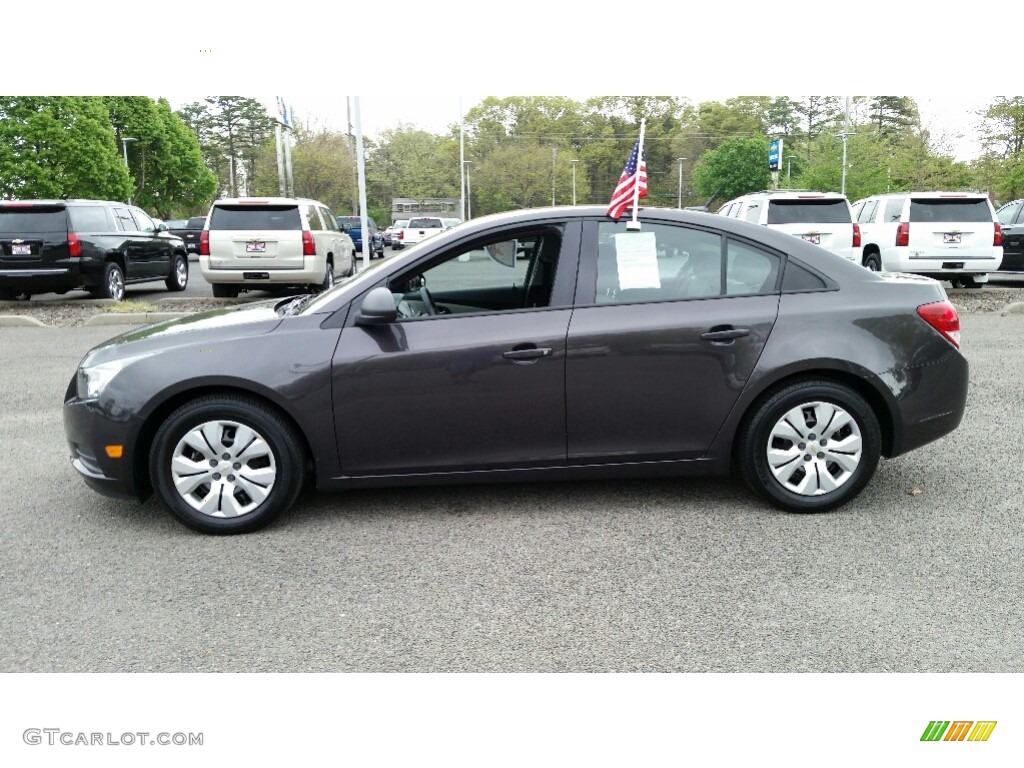 2014 Cruze LS - Tungsten Metallic / Jet Black/Medium Titanium photo #10