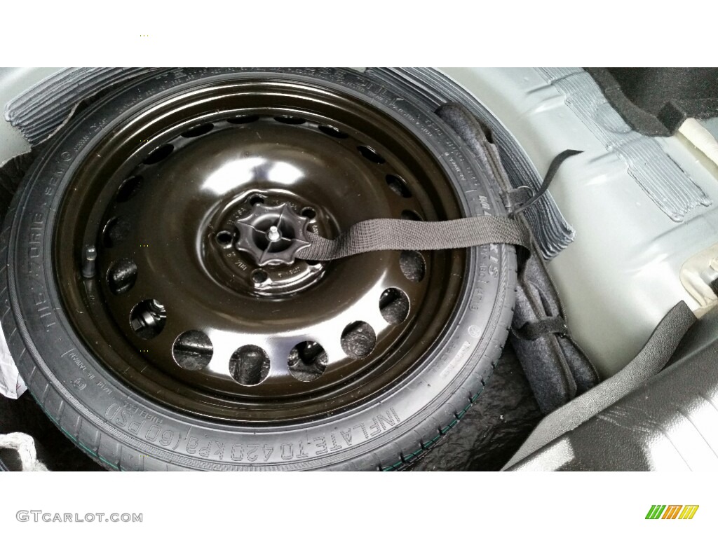 2014 Cruze LS - Tungsten Metallic / Jet Black/Medium Titanium photo #22