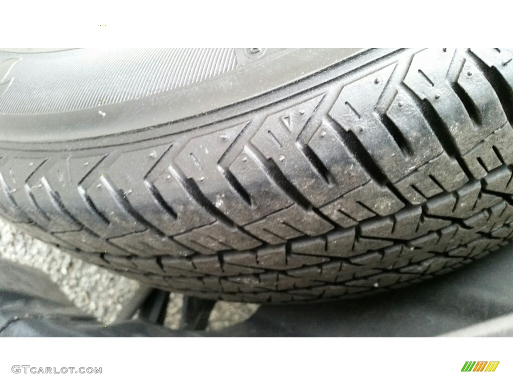 2014 Cruze LS - Tungsten Metallic / Jet Black/Medium Titanium photo #23