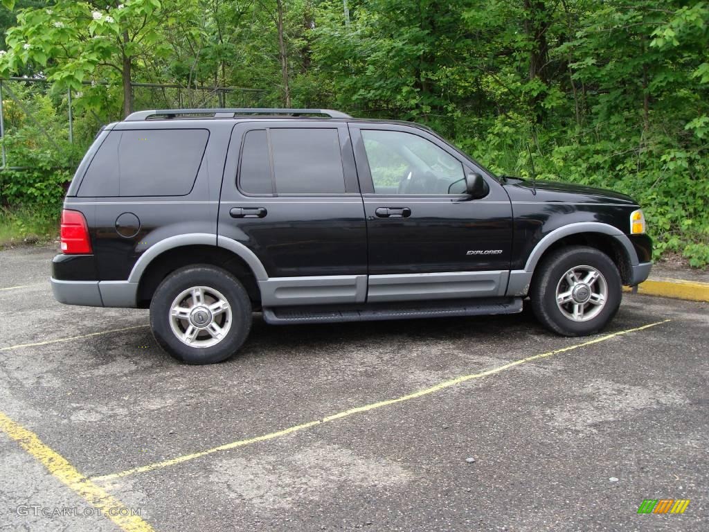 2002 Explorer XLT 4x4 - Black Clearcoat / Graphite photo #3