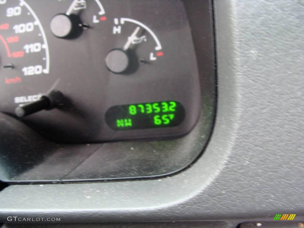 2002 Explorer XLT 4x4 - Black Clearcoat / Graphite photo #13