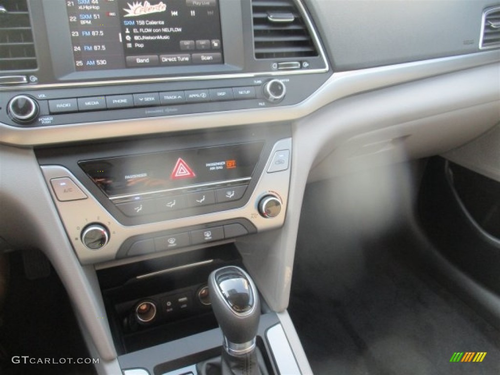 2017 Elantra SE - Gray / Gray photo #19