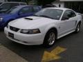 2004 Oxford White Ford Mustang V6 Coupe  photo #2