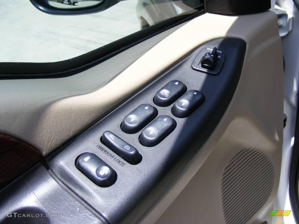 2005 Excursion Eddie Bauer 4x4 - Oxford White / Medium Pebble photo #33