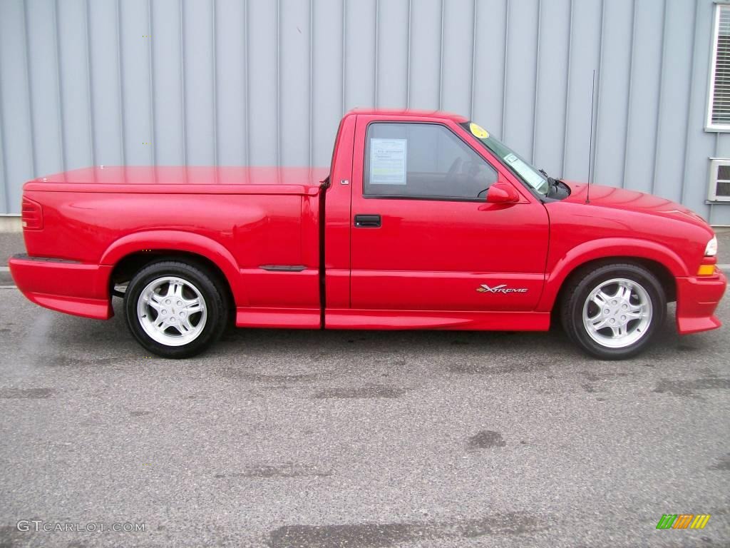 2000 S10 Xtreme Regular Cab - Victory Red / Beige photo #2