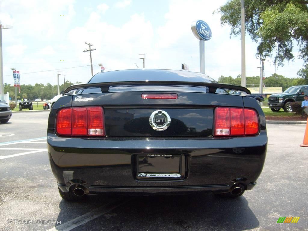 2005 Mustang GT Premium Coupe - Black / Medium Parchment photo #4