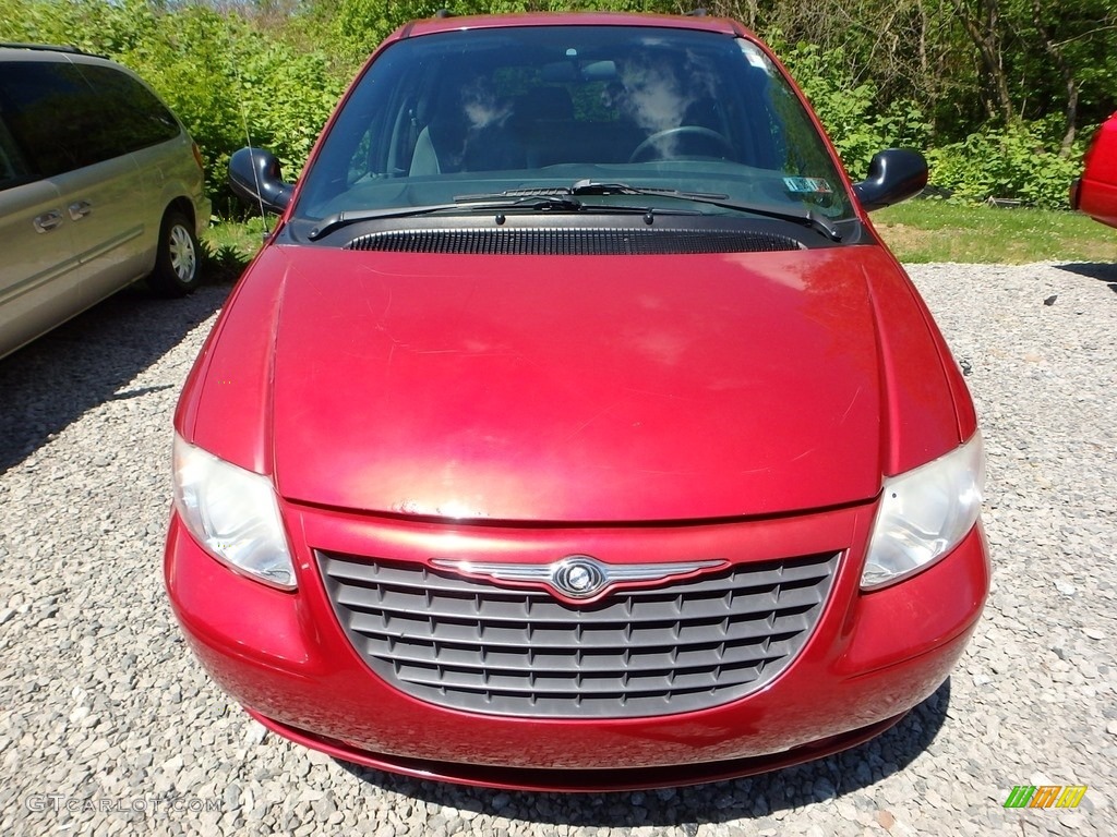 2004 Town & Country LX - Inferno Red Tinted Pearlcoat / Medium Slate Gray photo #6
