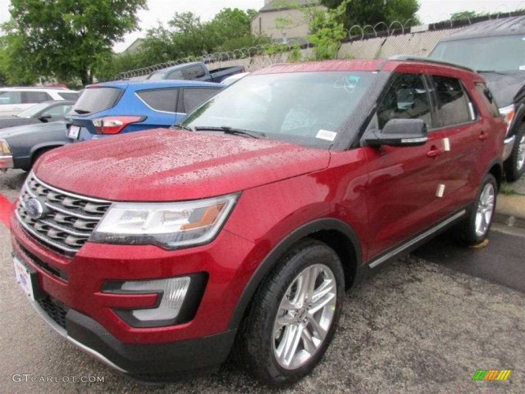 2016 Explorer XLT - Ruby Red Metallic Tri-Coat / Ebony Black photo #2