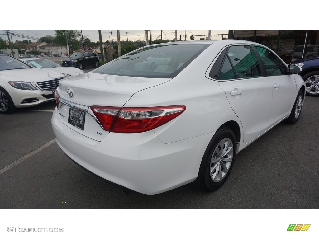 2015 Camry LE - Super White / Almond photo #4