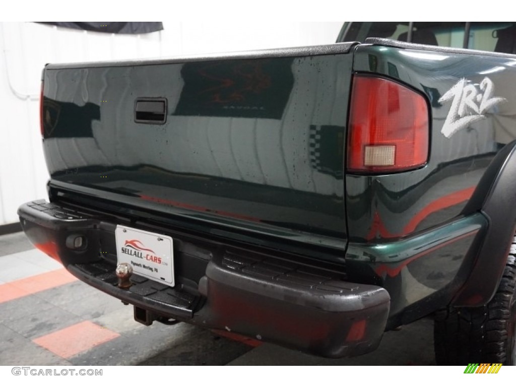 2001 S10 ZR2 Extended Cab 4x4 - Forest Green Metallic / Graphite photo #58