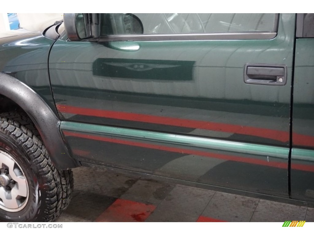 2001 S10 ZR2 Extended Cab 4x4 - Forest Green Metallic / Graphite photo #66