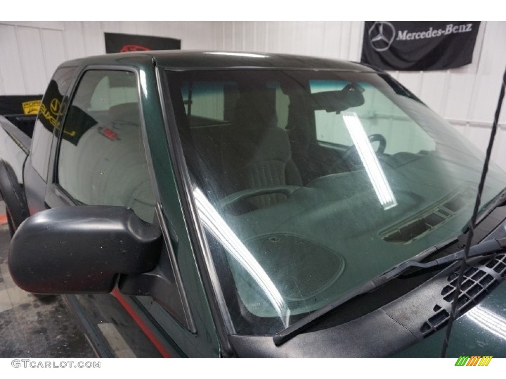 2001 S10 ZR2 Extended Cab 4x4 - Forest Green Metallic / Graphite photo #80