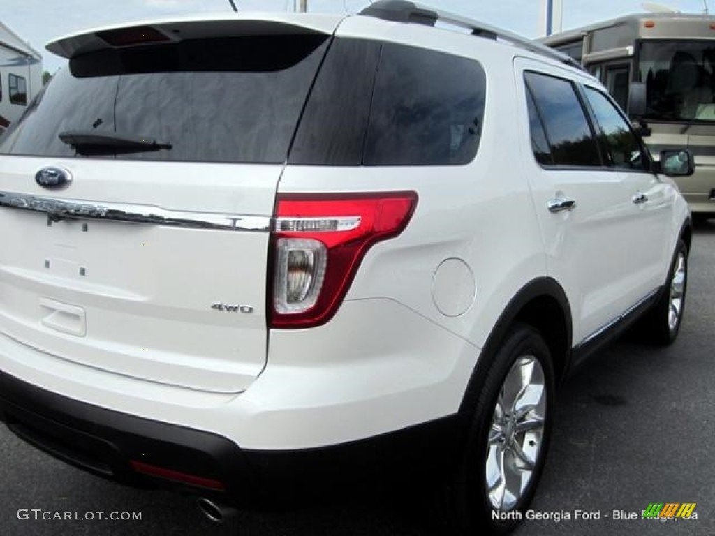 2013 Explorer XLT 4WD - White Platinum Tri-Coat / Medium Light Stone photo #37