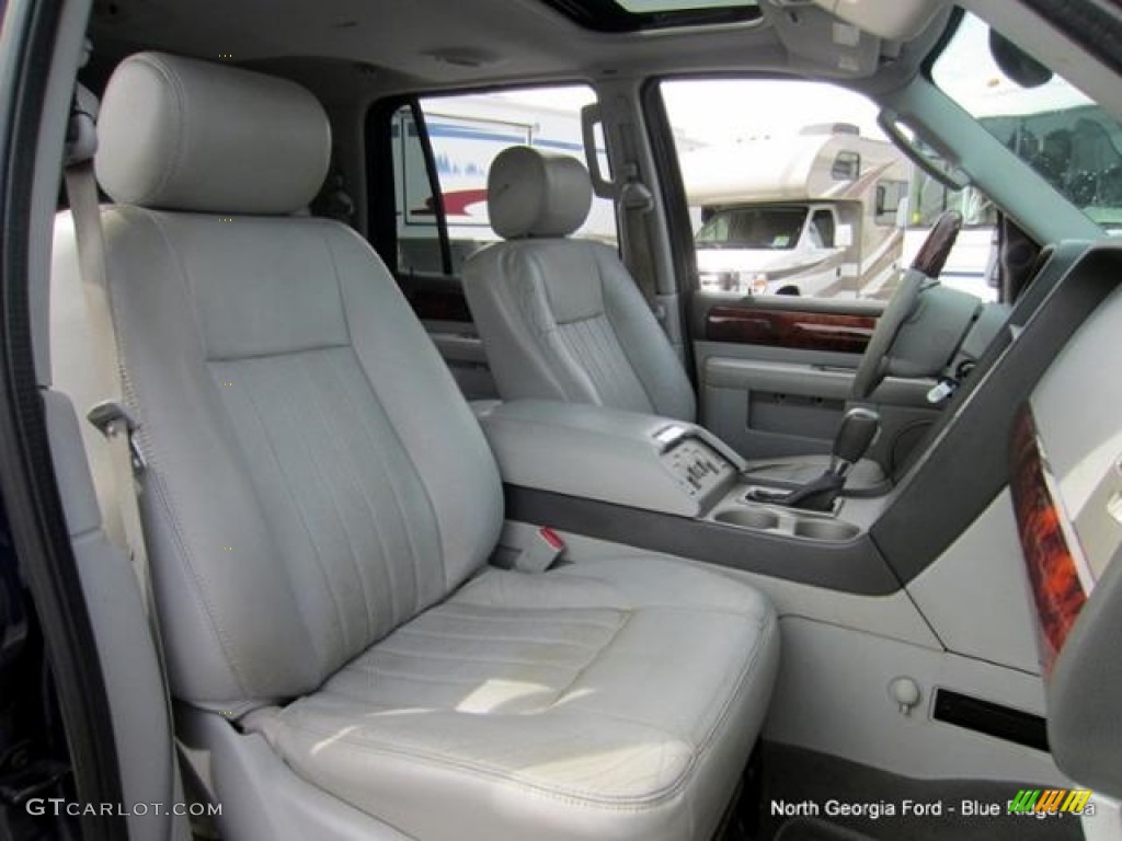 2004 Navigator Luxury 4x4 - True Blue Metallic / Light Parchment photo #12