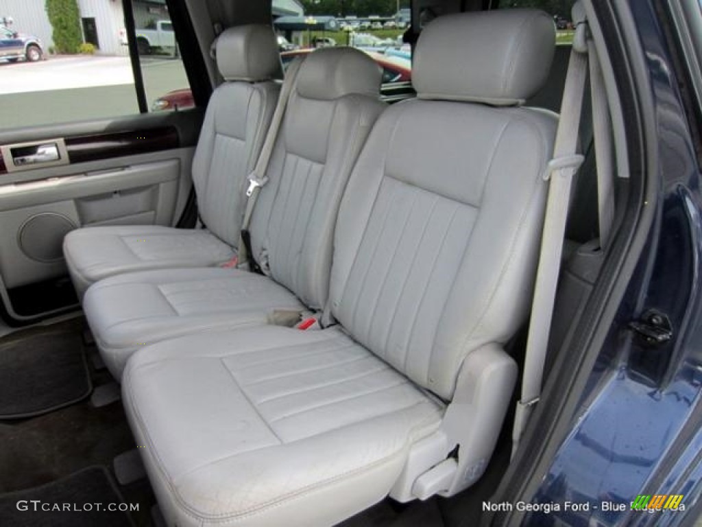 2004 Navigator Luxury 4x4 - True Blue Metallic / Light Parchment photo #13