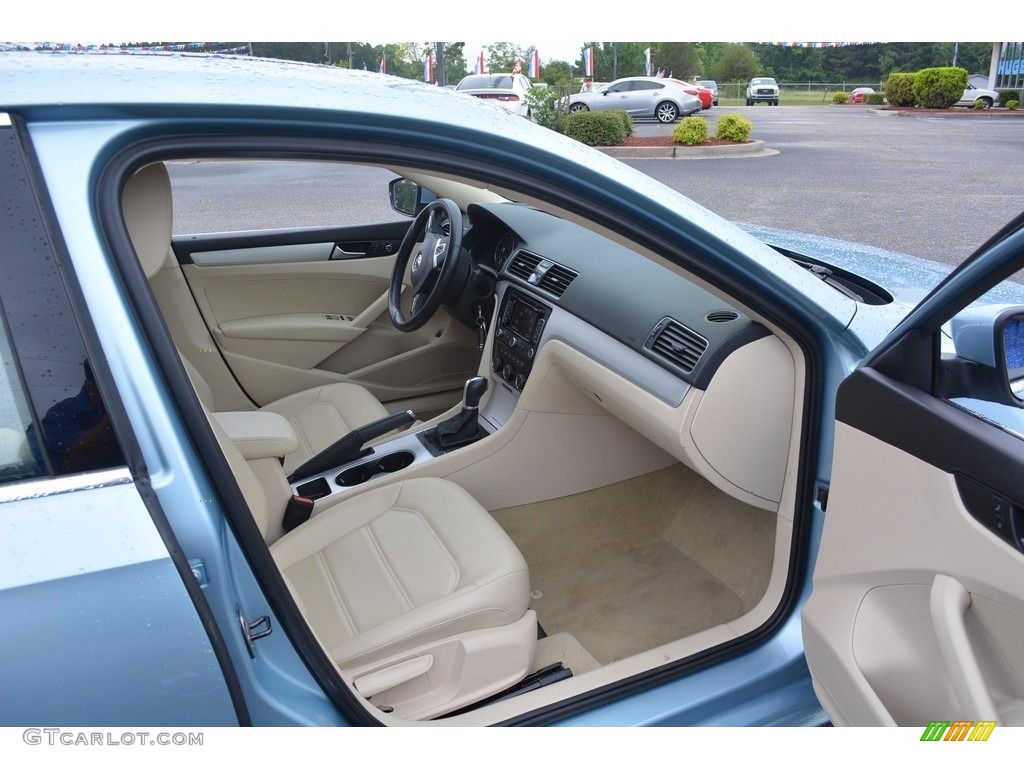 2013 Passat 2.5L SE - Glacier Blue Metallic / Cornsilk Beige photo #24