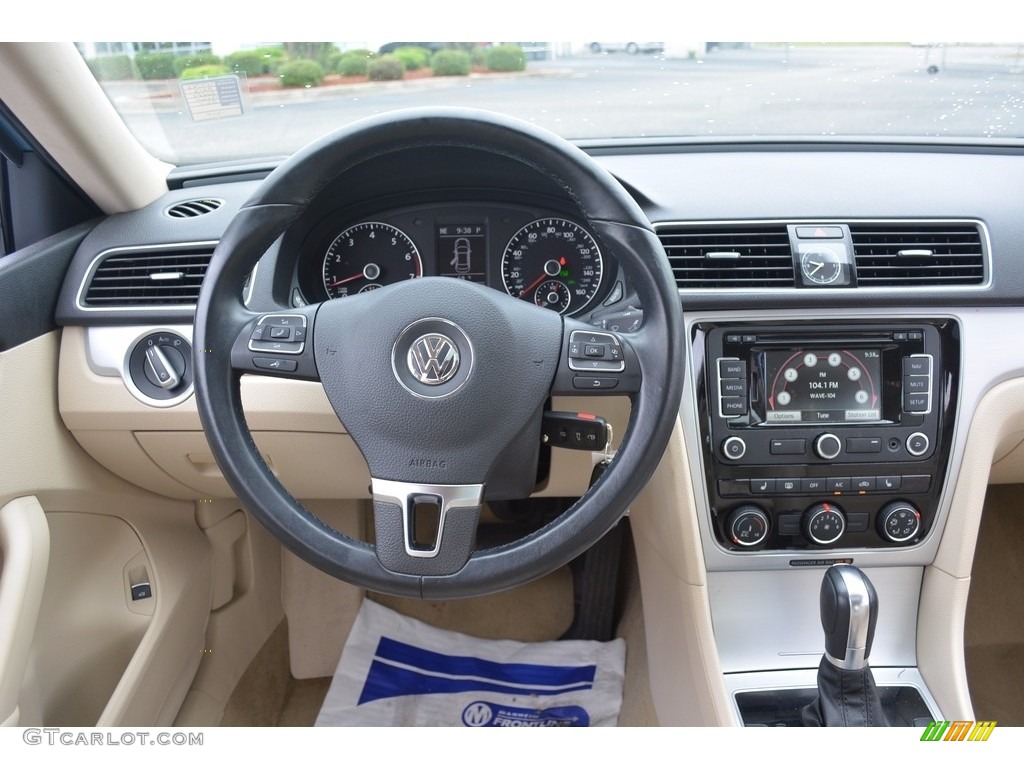 2013 Passat 2.5L SE - Glacier Blue Metallic / Cornsilk Beige photo #26