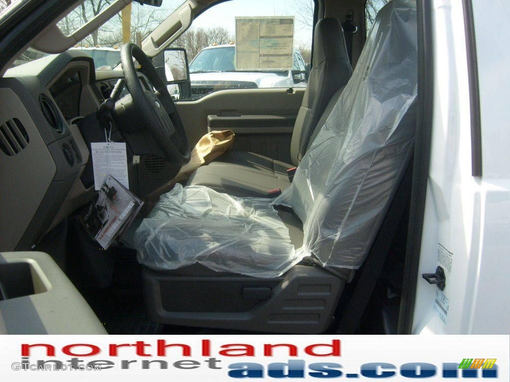 2009 F450 Super Duty XL Regular Cab 4x4 Chassis - Oxford White / Medium Stone photo #10