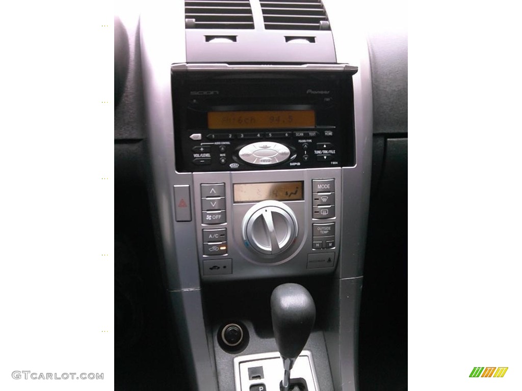 2006 tC  - Classic Silver Metallic / Dark Charcoal photo #4