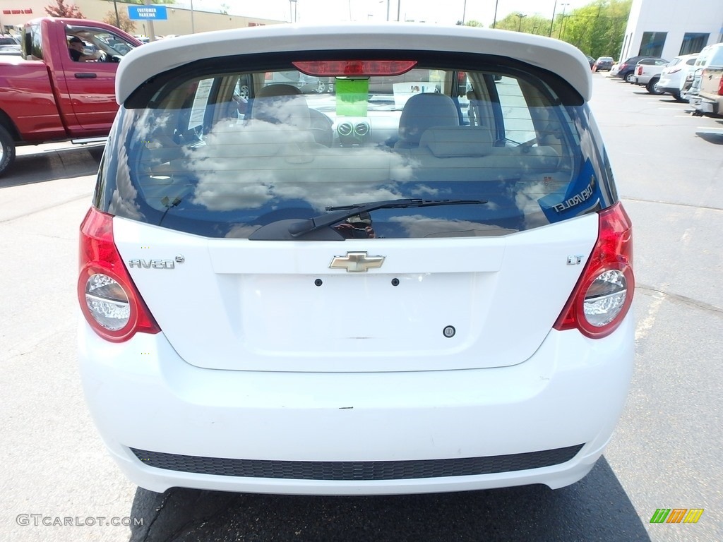 2011 Aveo Aveo5 LT - Summit White / Neutral photo #6