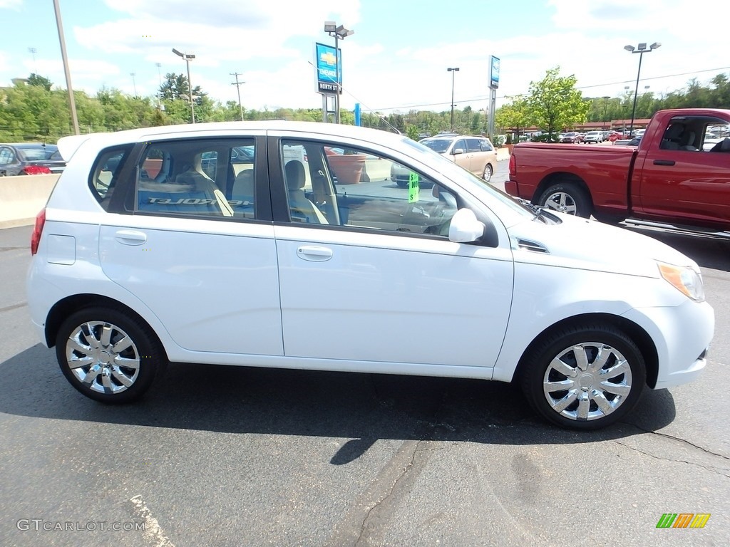 2011 Aveo Aveo5 LT - Summit White / Neutral photo #9