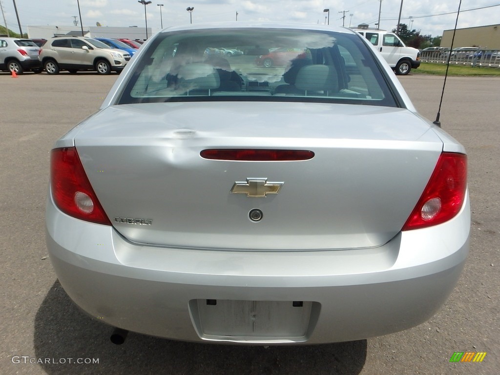 2005 Cobalt Sedan - Ultra Silver Metallic / Gray photo #3
