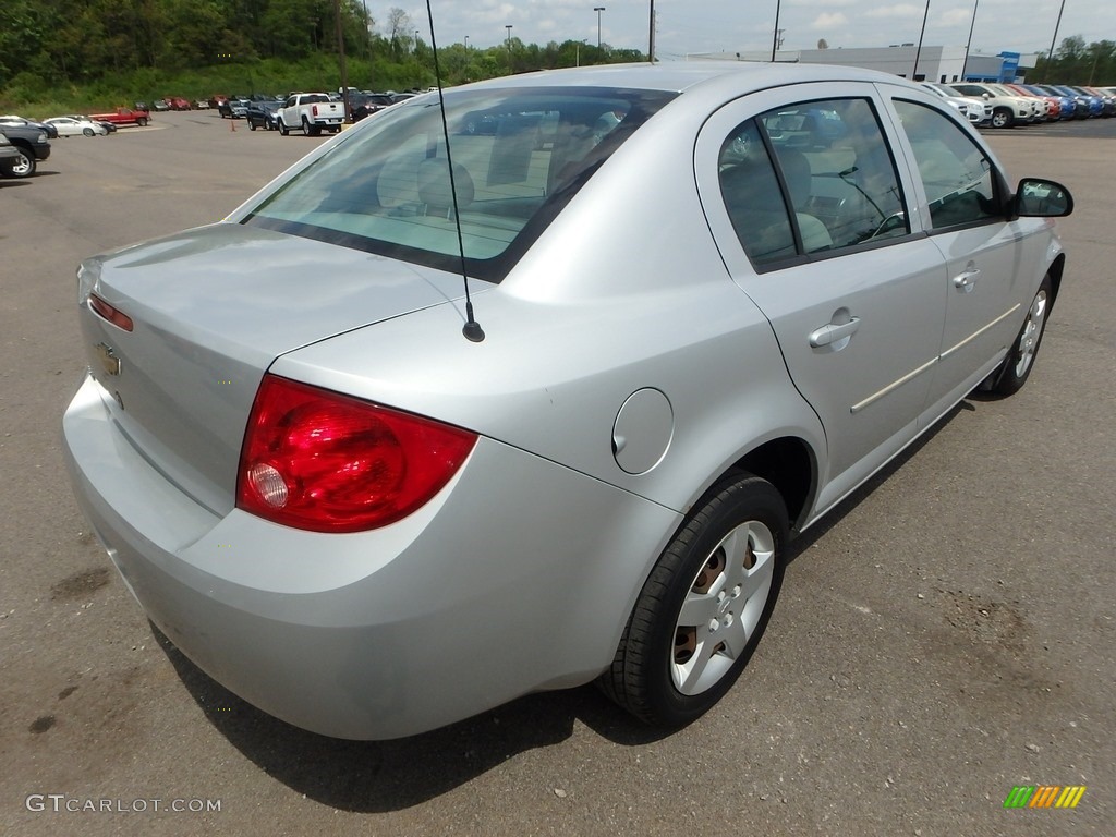 2005 Cobalt Sedan - Ultra Silver Metallic / Gray photo #4