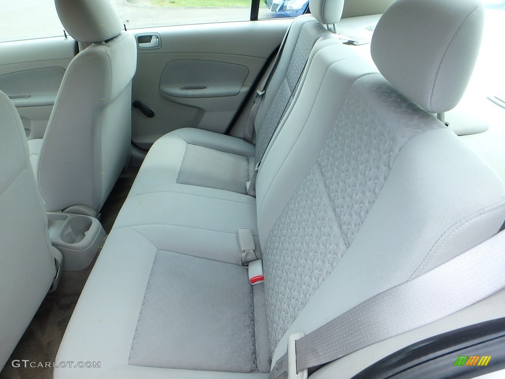 2005 Cobalt Sedan - Ultra Silver Metallic / Gray photo #9