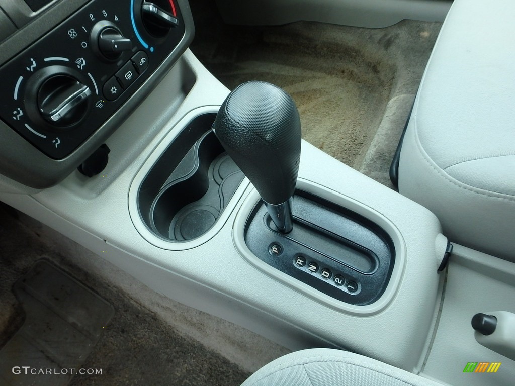 2005 Cobalt Sedan - Ultra Silver Metallic / Gray photo #12