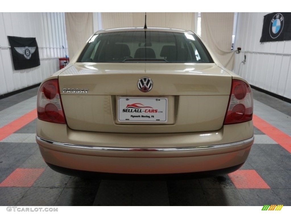 2002 Passat GLS Sedan - Mojave Beige Metallic / Black photo #9