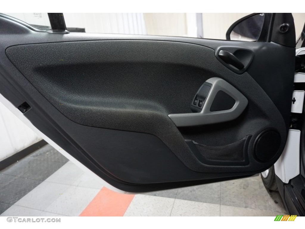 2009 fortwo passion coupe - Crystal White / Gray photo #12